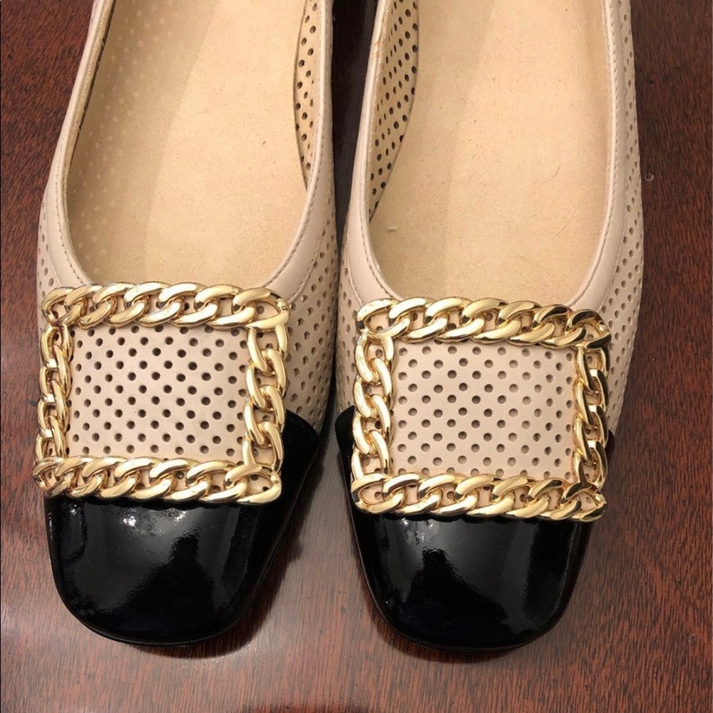Stuart Weitzman Beige and Black Perforated Leather Flats with Gold Chain Accent